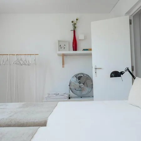 Plum Guide - Lemon Zing Apartment Lisbon