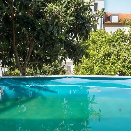 Plum Guide - Lemon Zing Apartment Lisbon